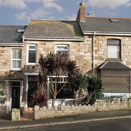 Sea Boots, Sleeps 6 Holiday home Newquay (Cornwall)