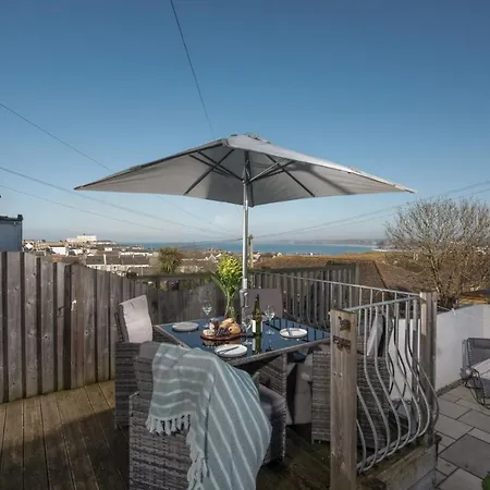Sea Boots, Sleeps 6 *