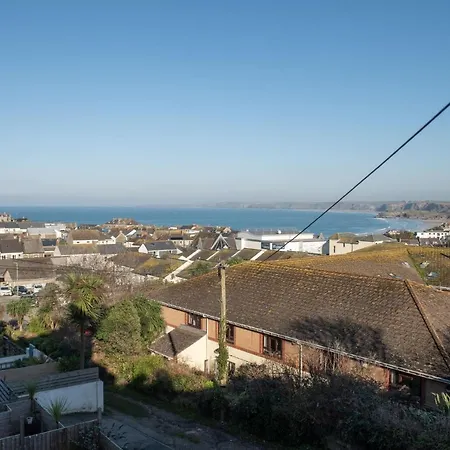 Sea Boots, Sleeps 6 Holiday home